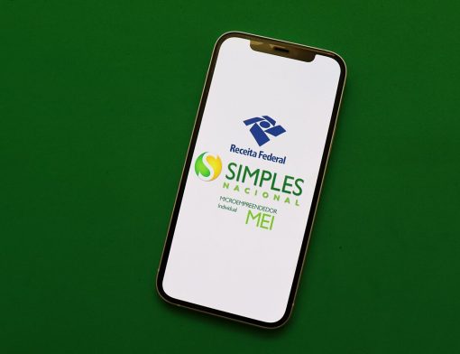 Como emitir nota fiscal simples nacional no celular com aplicativo da Receita Federal exibindo Simples Nacional MEI.